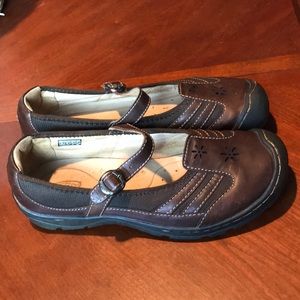 Keen brown leather maryjane shoes size 10